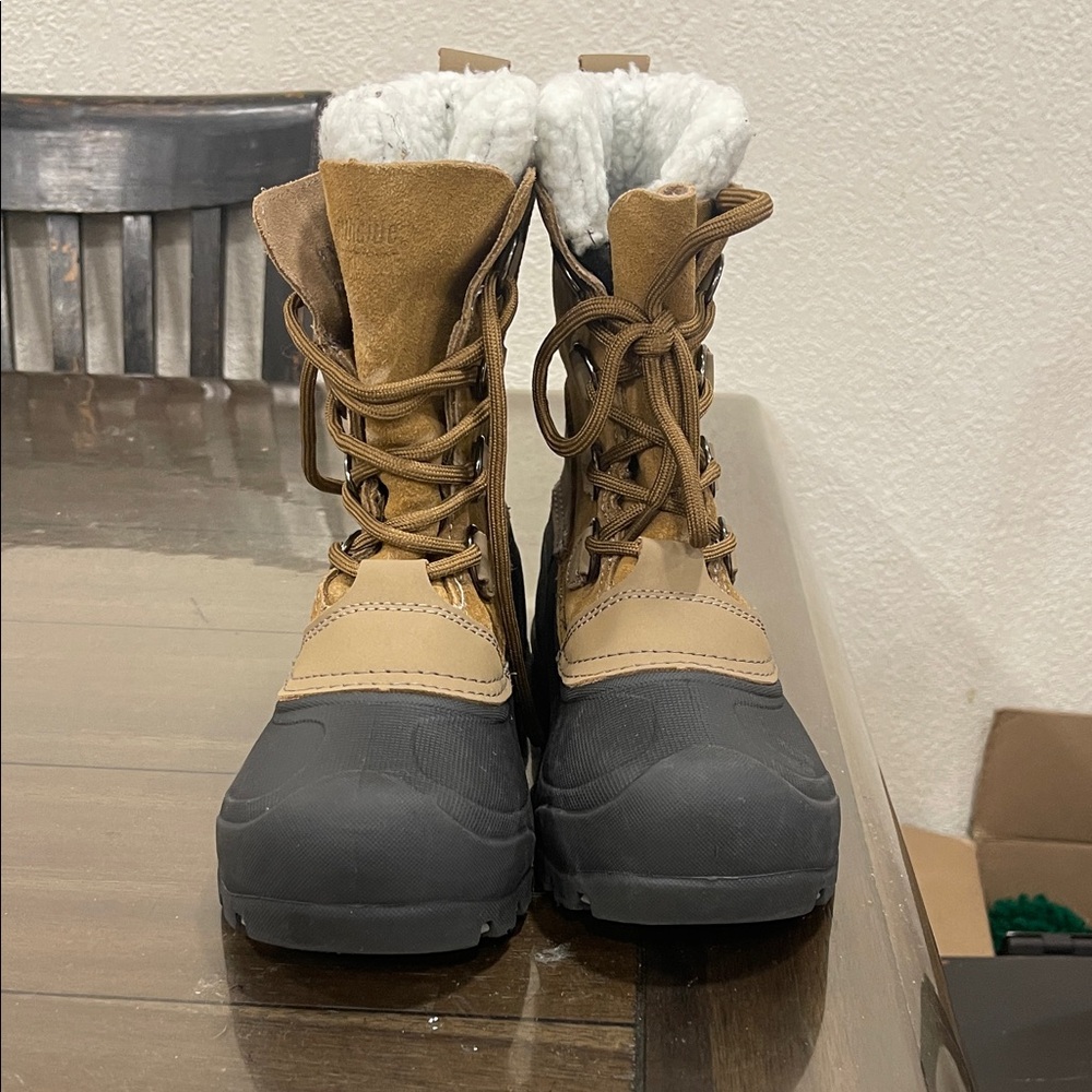 Northside Tan and Black Winter Boots with White Fur